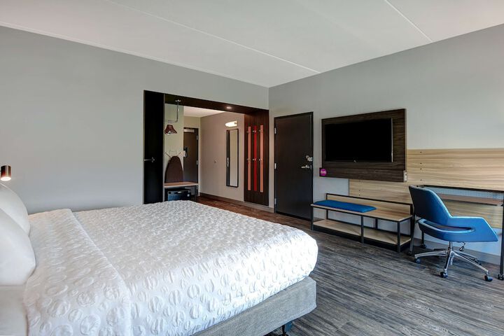 Room 25 of 41