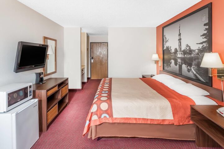 Super 8 by Wyndham Washington / Peoria Area