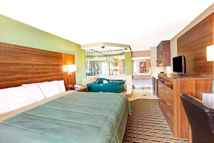 Room 30 of 36