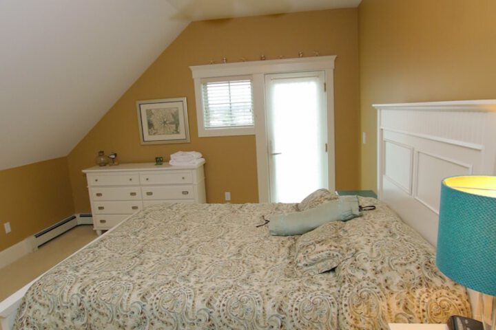 Room 258 of 373