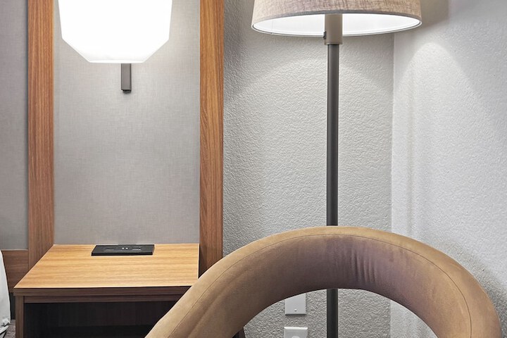 Room 22 of 35
