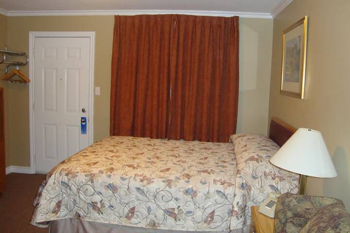 Room 7 of 24