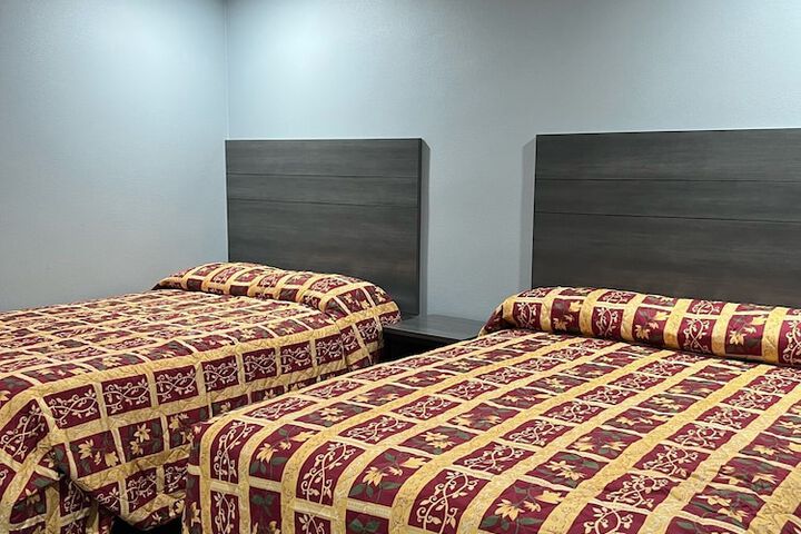 Room 13 of 20