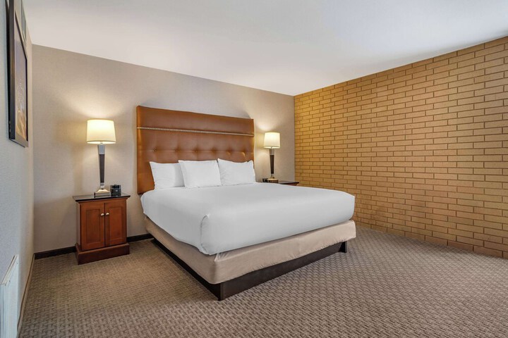 Room 44 of 67