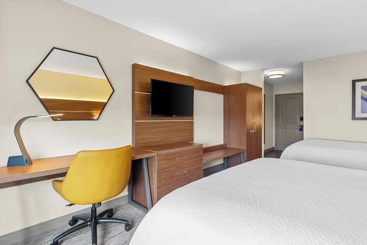 Holiday Inn Express & Suites Vandalia by IHG