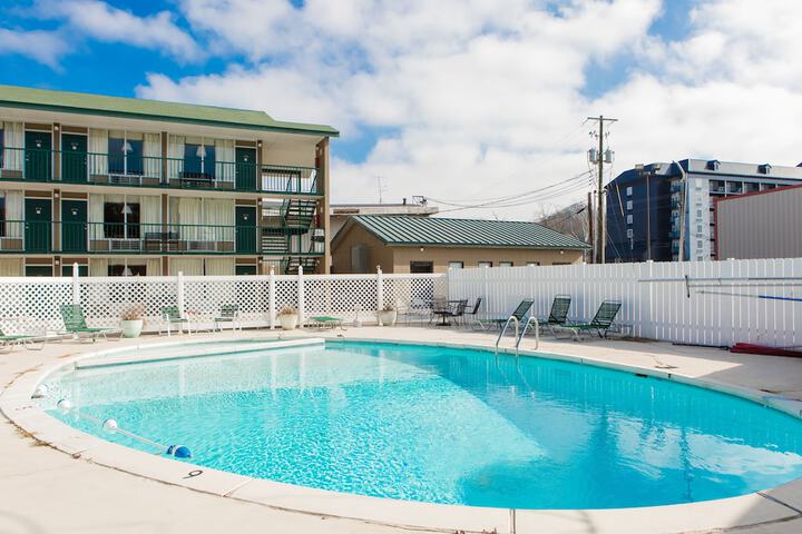 Pool 7 of 39
