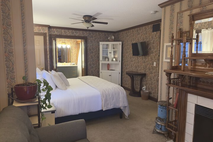 Room 18 of 36