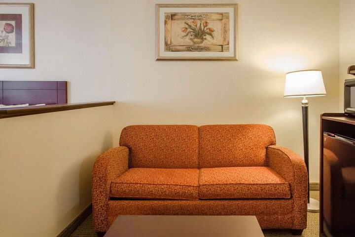 Quality Suites Jeffersonville - Louisville North