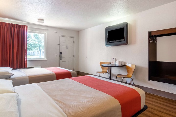 Room 28 of 29
