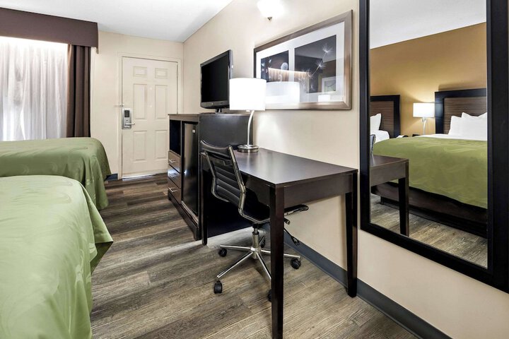 Room 17 of 46
