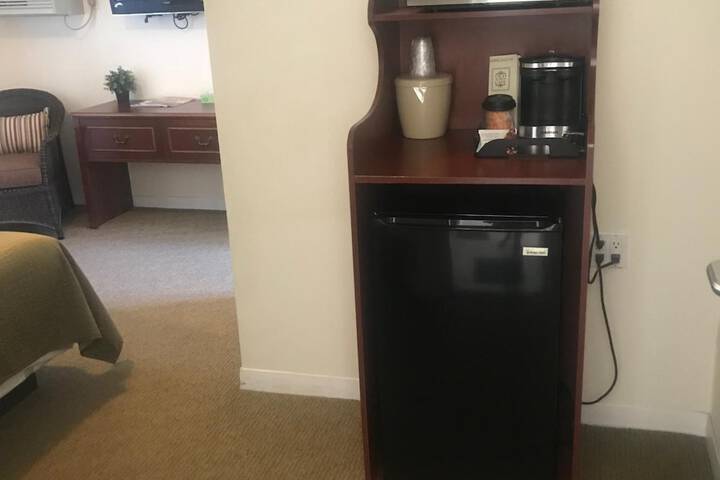 Room 28 of 60