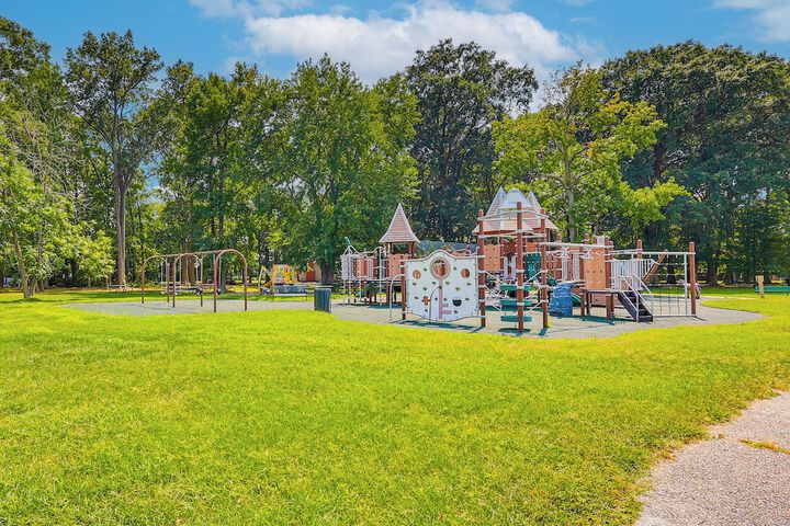 Rock Hall Retreat w / Balcony Near Park & Marina!