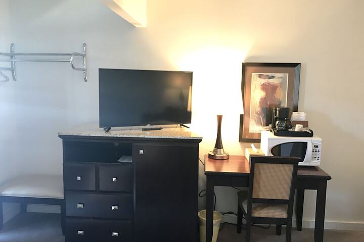 Room 25 of 41