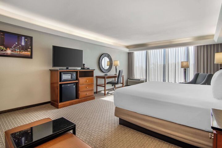 Room 33 of 67