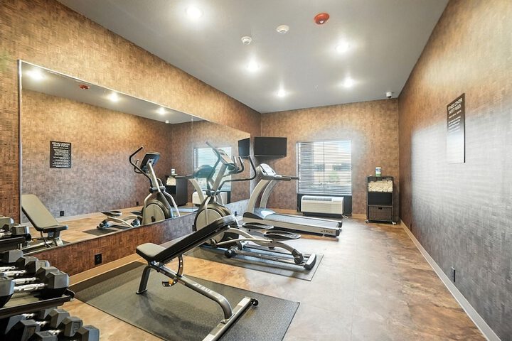 Cobblestone Hotel & Suites-Bellefontaine