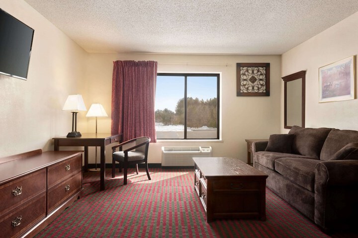 Room 12 of 16
