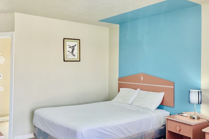 Room 7 of 24