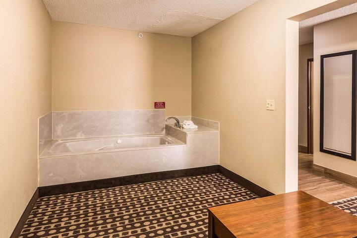 Quality Inn West Plains