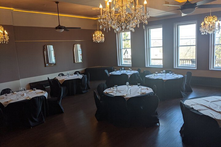 Ballroom/Hall 33 of 37