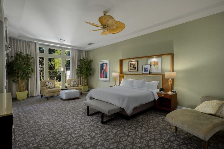 Room 52 of 177