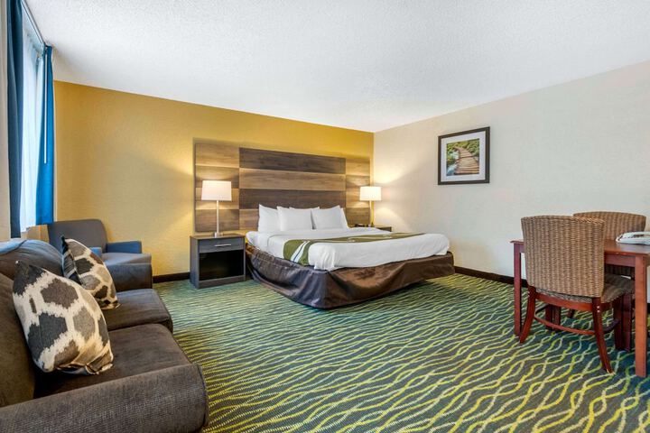 Room 21 of 37