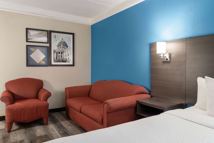 Room 13 of 39