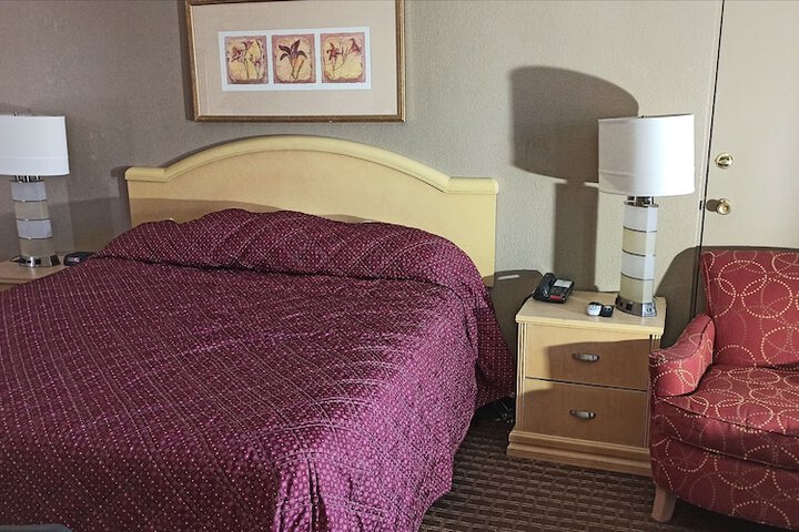 Room 7 of 27