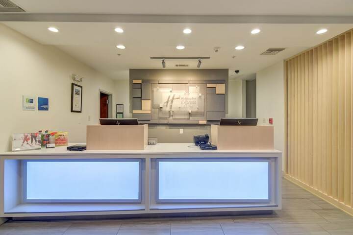 Hotel Interior 16 of 86