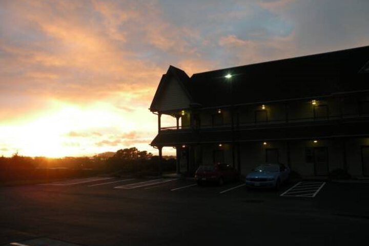 BAYVIEW MOTEL