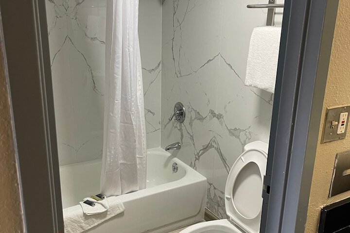 Room 10 of 10