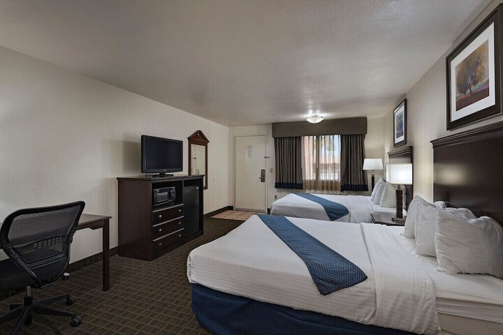 Room 20 of 39