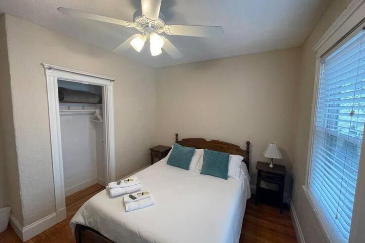 Cozy Large House close to TUFTS / Harvard/MIT 4BR