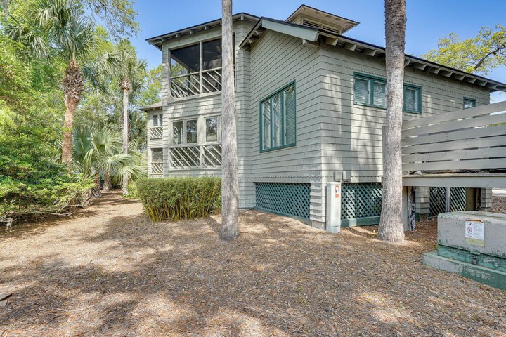 Blissful Kiawah Island Escape: Walk to the Beach!