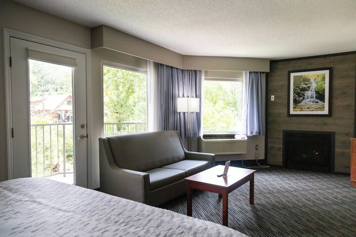 Twin Mountain Inn & Suites