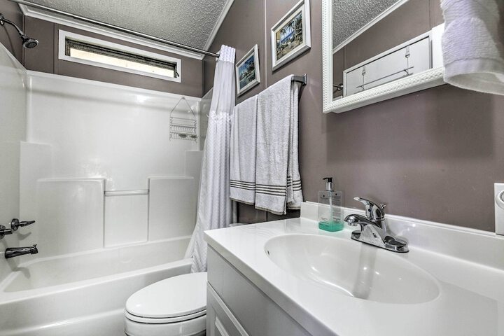 Anglers Getaway: Homosassa Home w / Boat Dock!