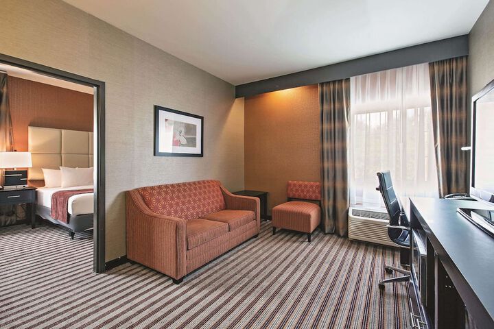 Room 13 of 37