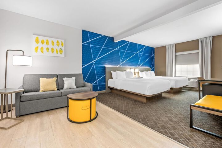Comfort Inn & Suites River City Decatur