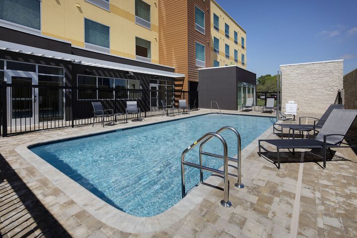 Pool 6 of 35