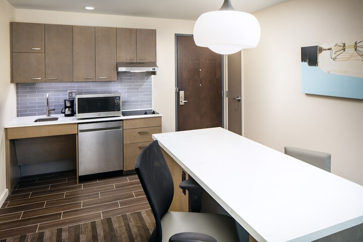 Hyatt House Tallahassee Capitol – University