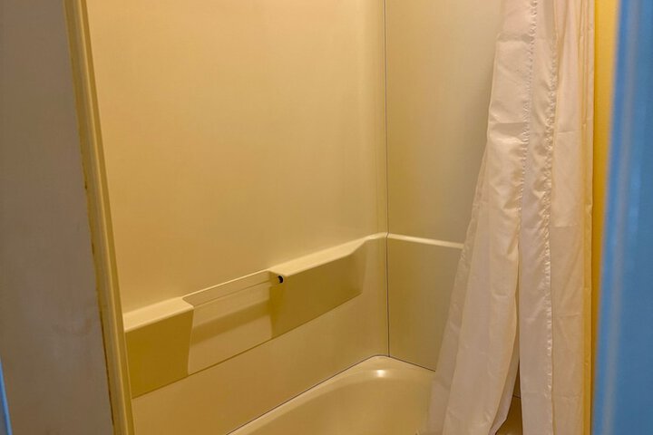 Room 11 of 113