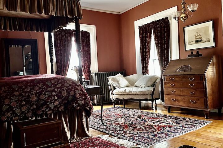Room 16 of 37