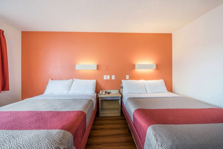 Room 34 of 65