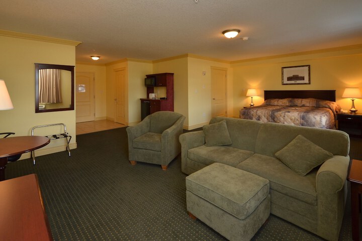 Room 12 of 28