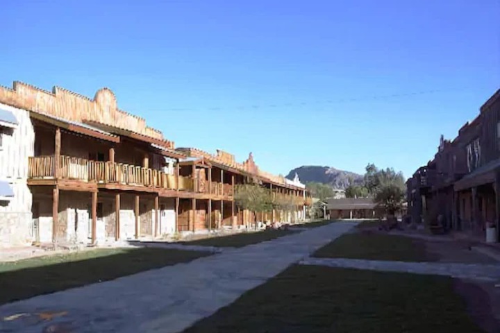 Hotel 5 of 49