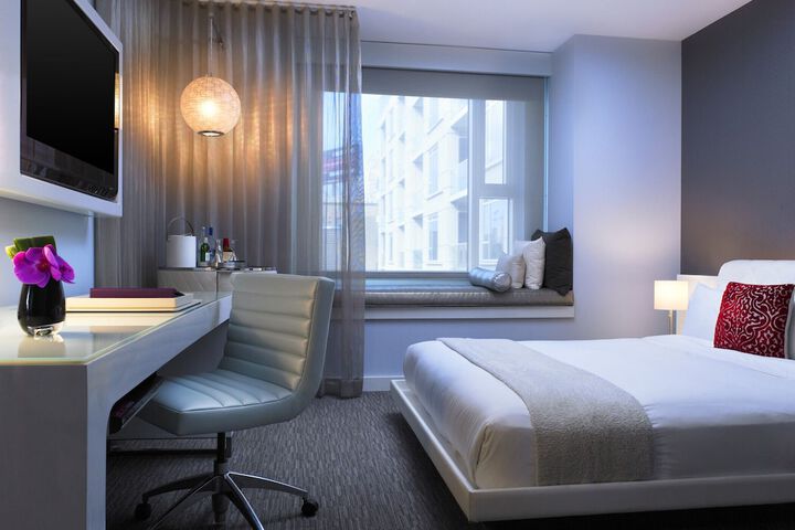 Room 44 of 136