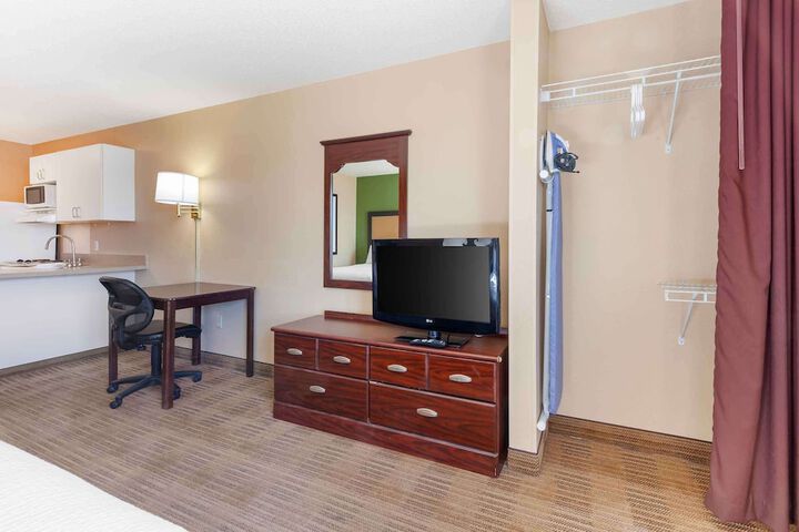 Room 21 of 28