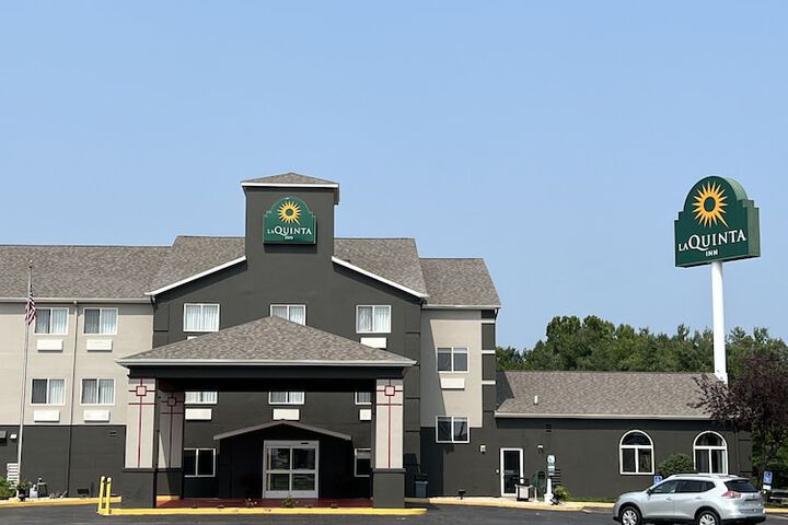 Hotel 4 of 49