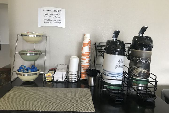 Breakfast/Coffee Service 40 of 44