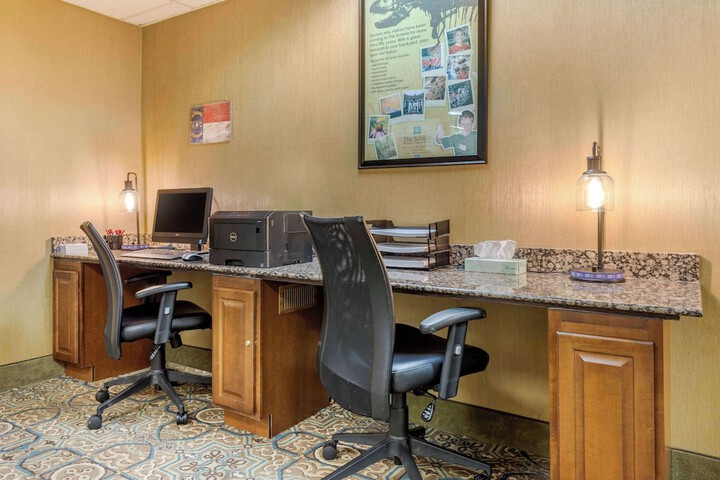 Business Center 51 of 52