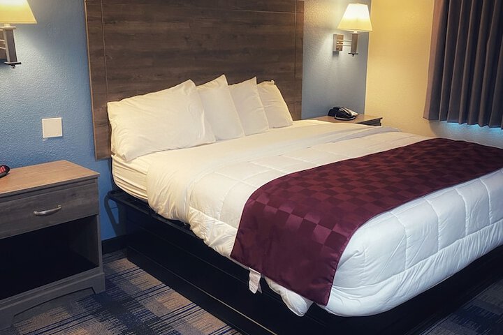 Room 12 of 23